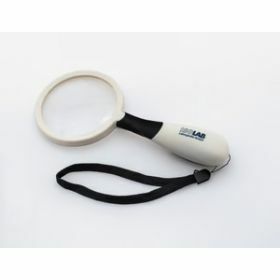 Handheld magnifier with illumination